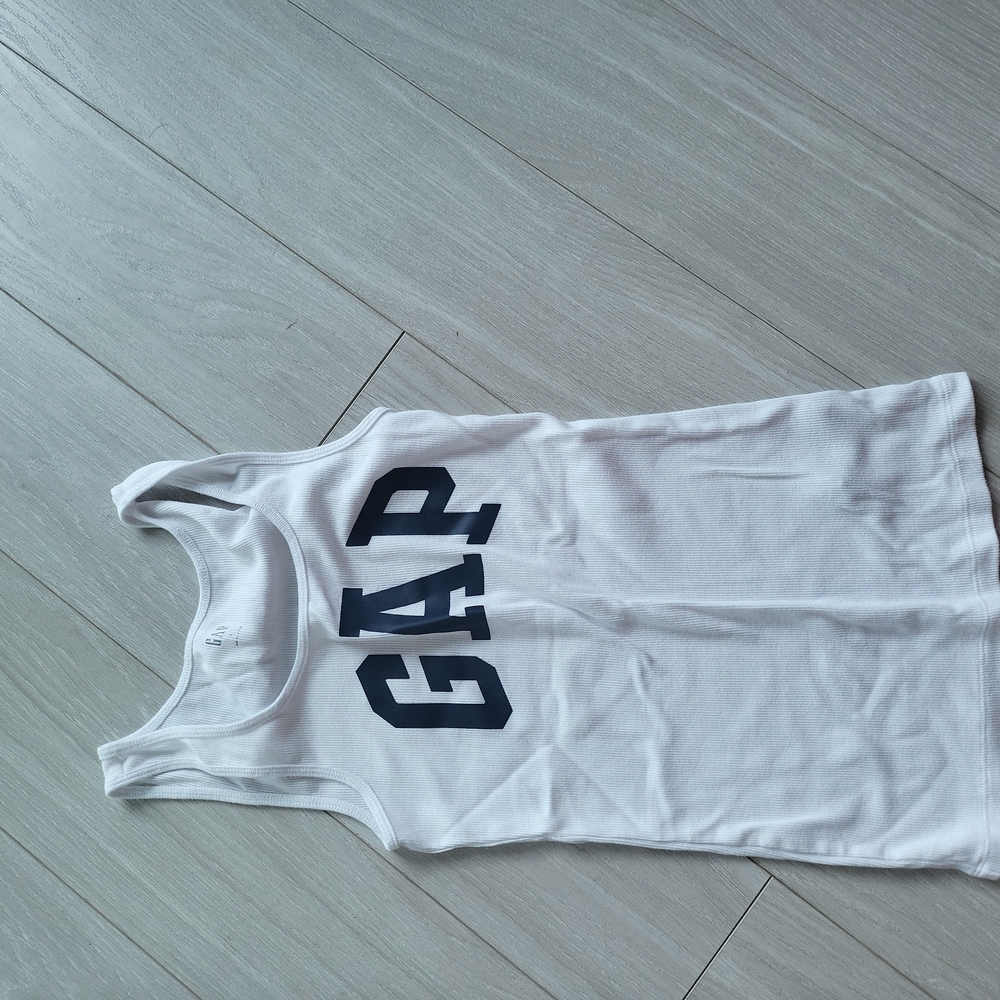 Shirt gap